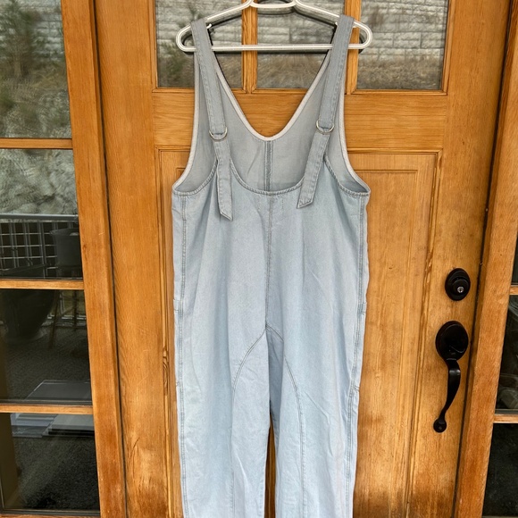 We The Free Light Weight Denim Overalls - Size Medium - Picture 2 of 3